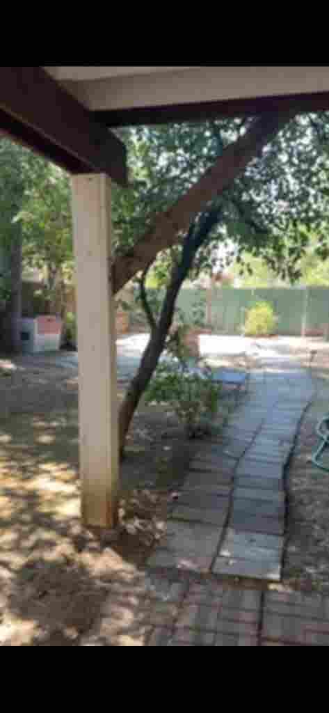 bath house apt w/ backyard