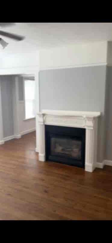 bath house apt w/ backyard