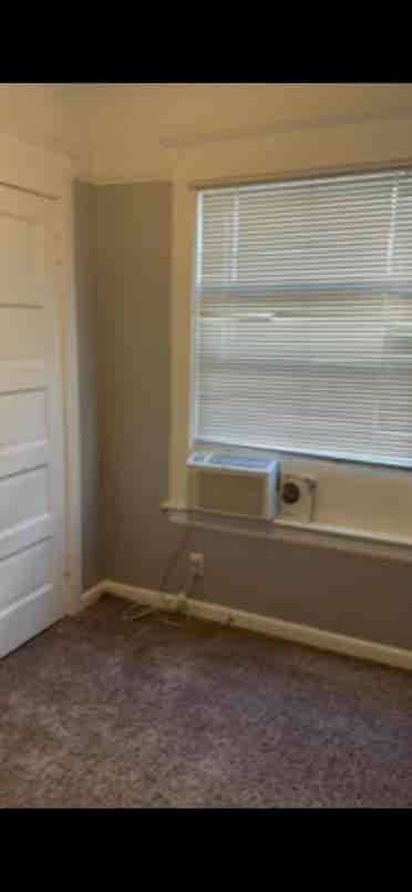 bath house apt w/ backyard