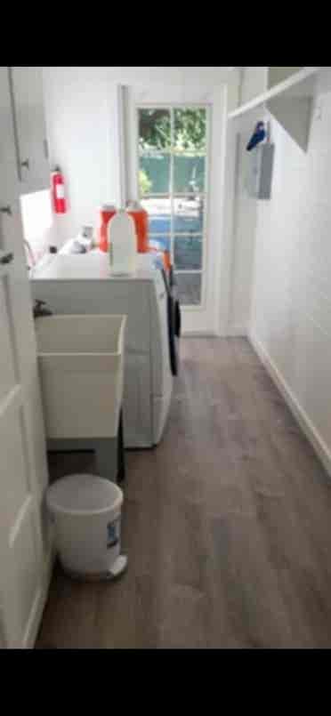 bath house apt w/ backyard