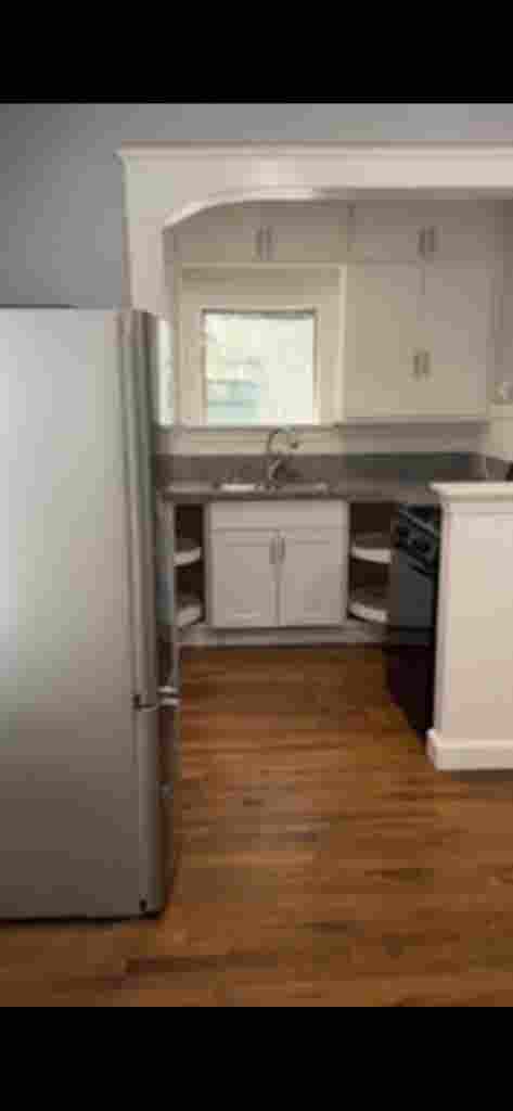 bath house apt w/ backyard