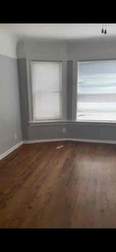 bath house apt w/ backyard