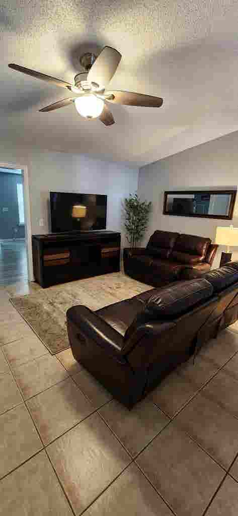 Remodeled Home.Furnished Queen Bed.