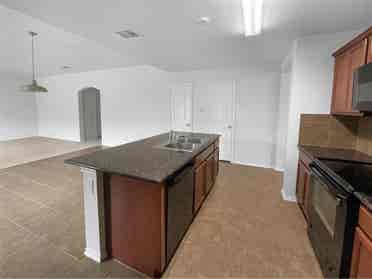 4 bedroom house available for rent