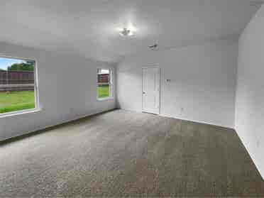 4 bedroom house available for rent
