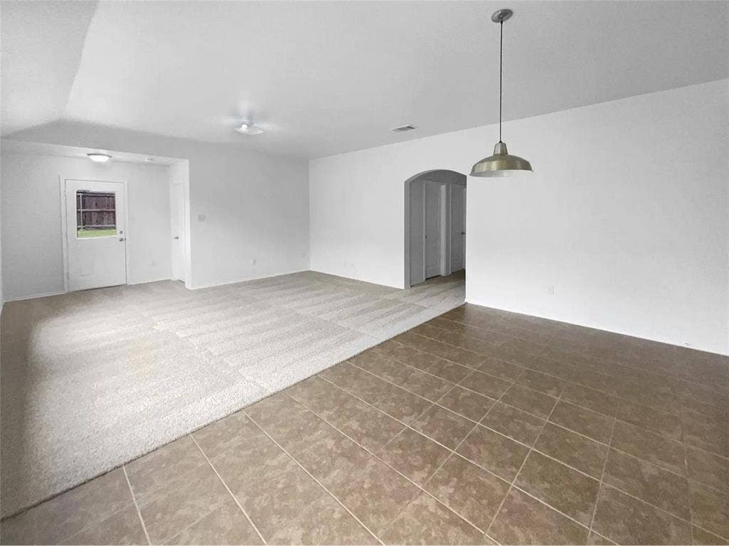 4 bedroom house available for rent