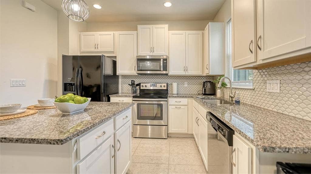 Looking for Roommate!
