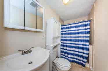 Room for rent - Minutes to downtown
