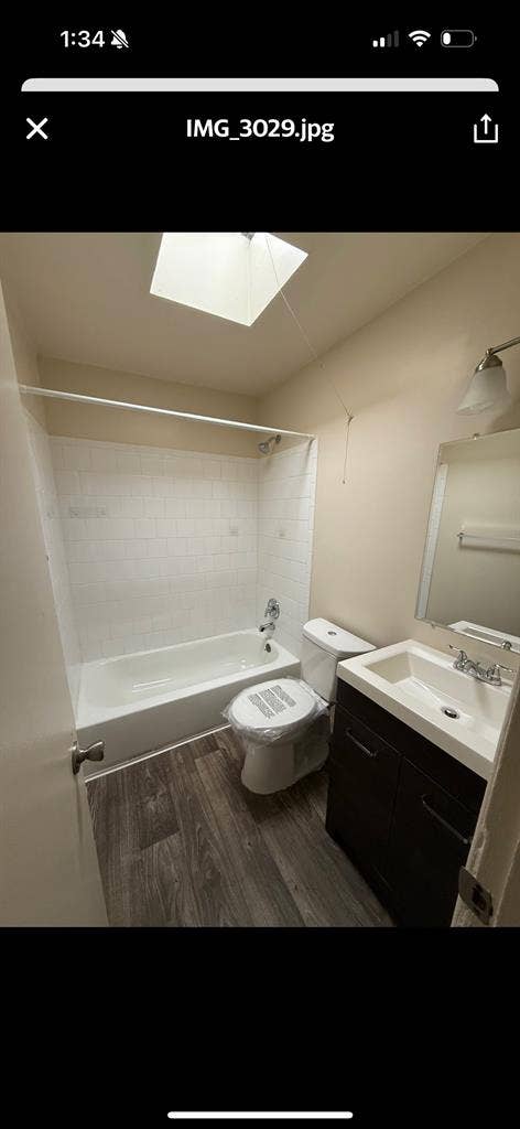 ROOM FOR RENT :)