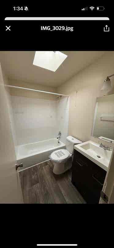 ROOM FOR RENT :)