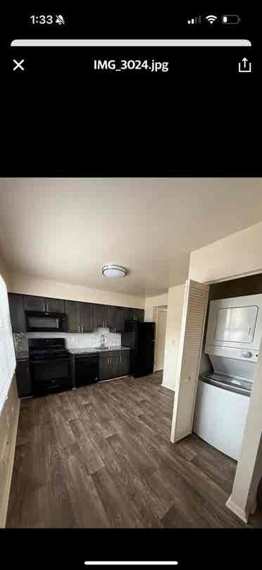 ROOM FOR RENT :)