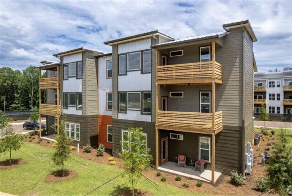 looking to sign a lease together!