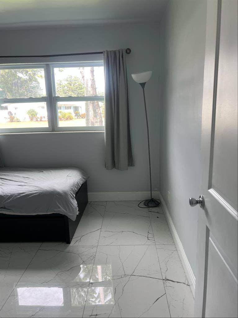 room for rent $+utilities