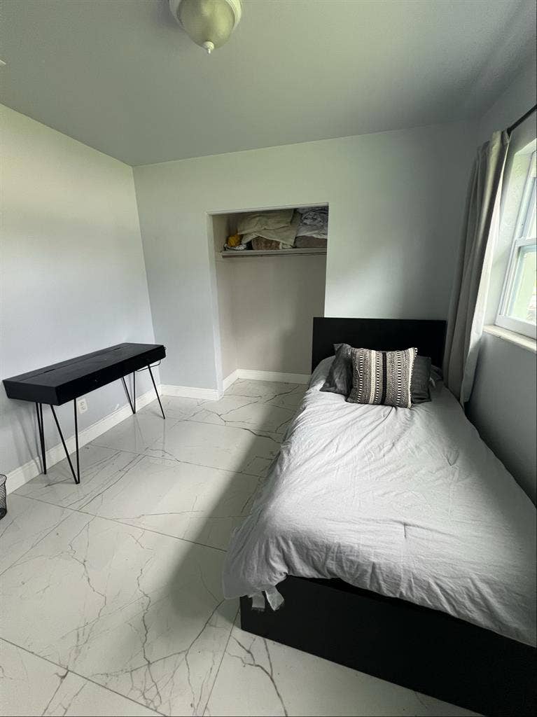 room for rent $+utilities