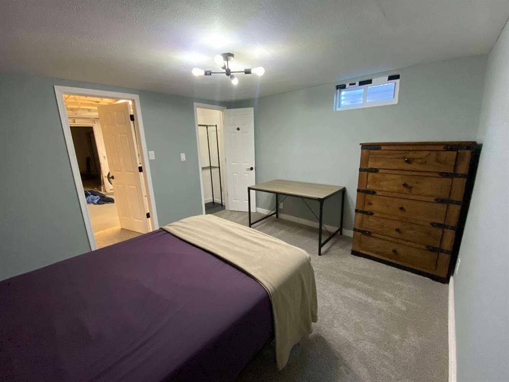 Private room for rent in basement