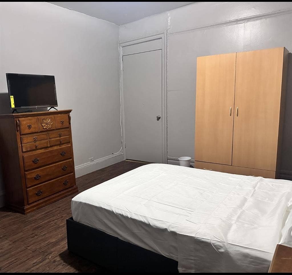 Master room available in the Bronx