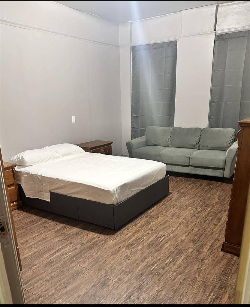 Master room available in the Bronx