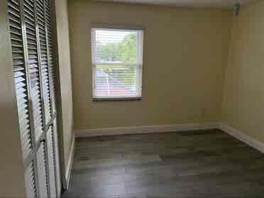 2nd Floor Apt Available in Tampa