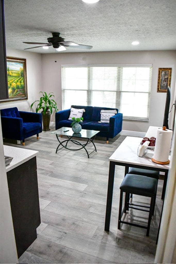2nd Floor Apt Available in Tampa
