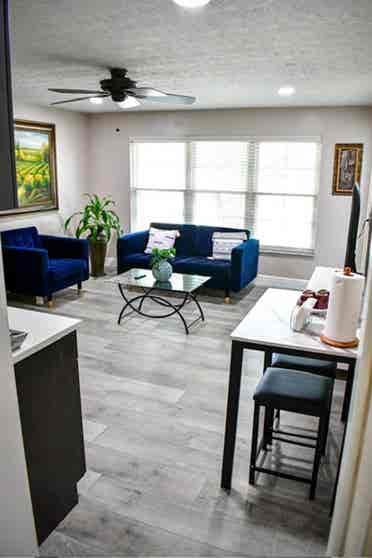 2nd Floor Apt Available in Tampa