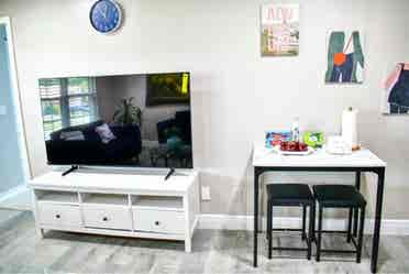 2nd Floor Apt Available in Tampa