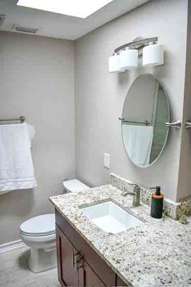 2nd Floor Apt Available in Tampa