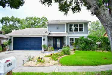 2nd Floor Apt Available in Tampa