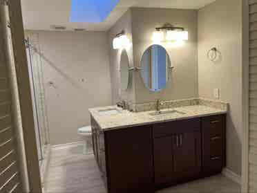 2nd Floor Apt Available in Tampa