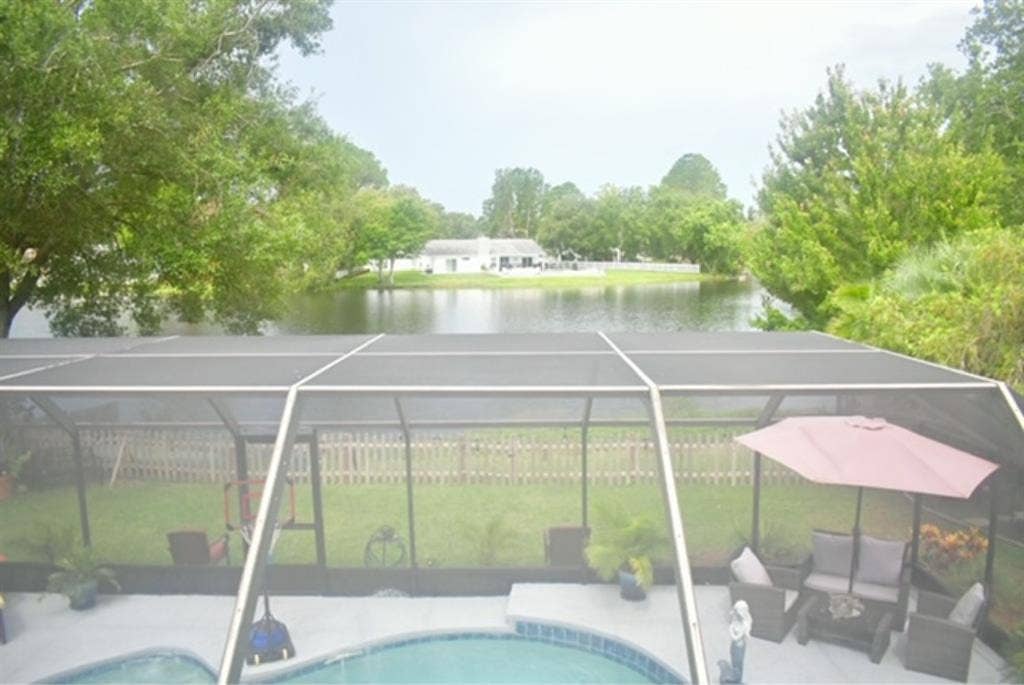 2nd Floor Apt Available in Tampa