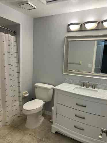 2nd Floor Apt Available in Tampa