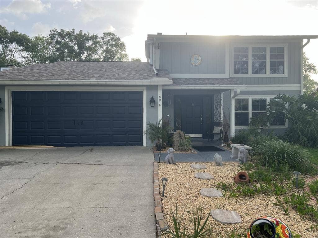 2nd Floor Apt Available in Tampa