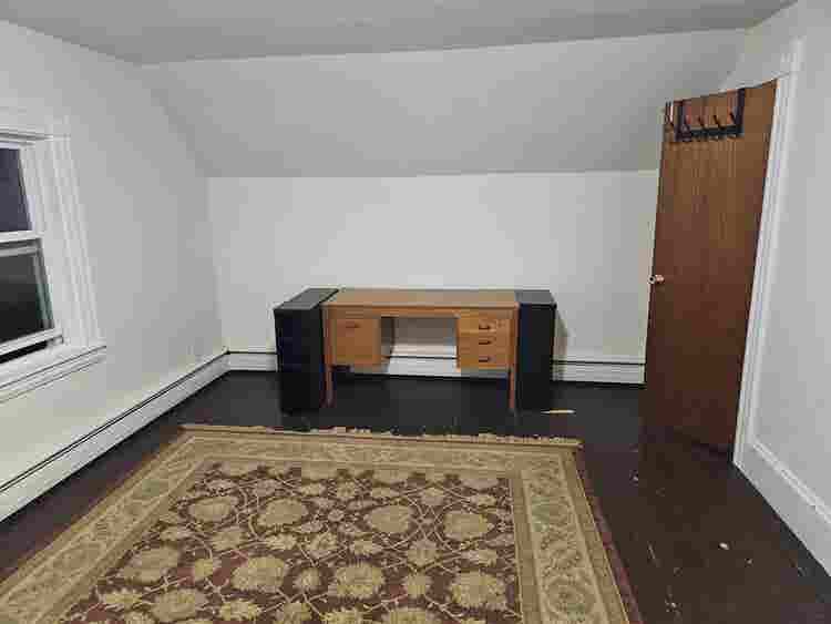 Over-sized Bedroom, Shared Living!