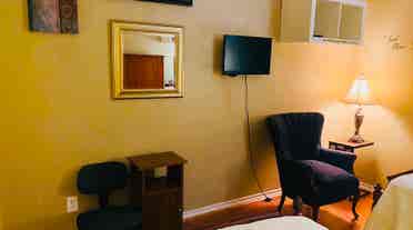 Spacious furnished bedroom for rent
