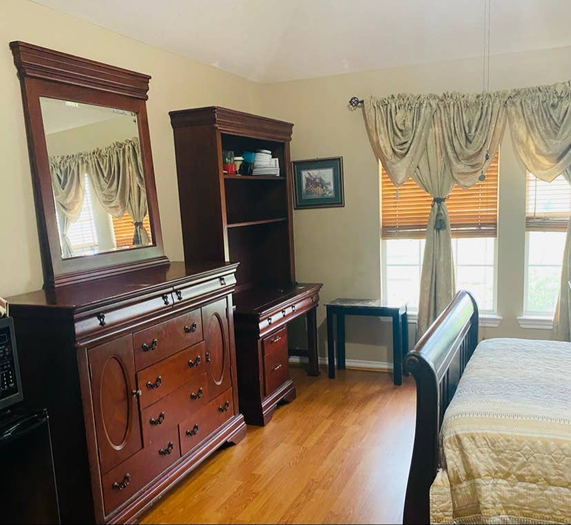 Spacious furnished bedroom for rent