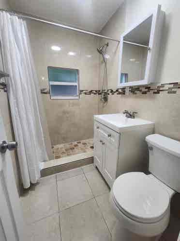 BATH HOME  W. LITTLE HAVANA