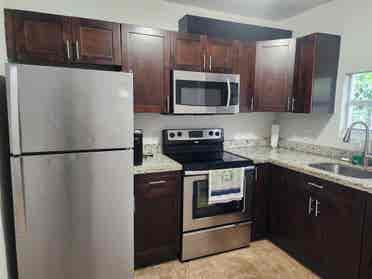 BATH HOME  W. LITTLE HAVANA
