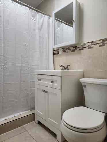 BATH HOME  W. LITTLE HAVANA