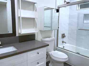 Private room/ba in Furnished House
