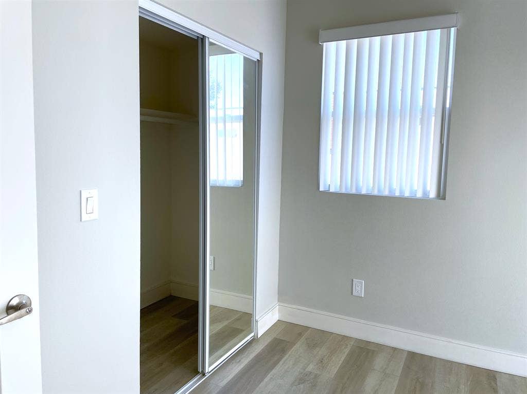 Private room/ba in Furnished House