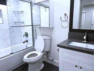 Private room/ba in Furnished House