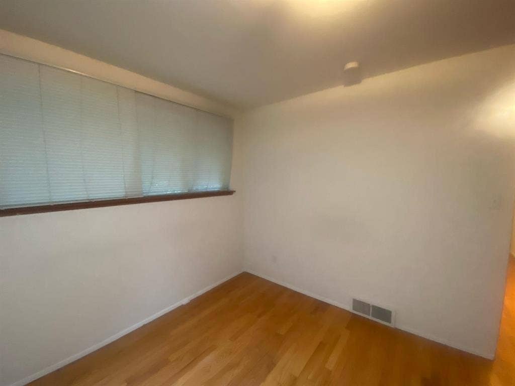 Unfurnished Room for Rent- Bellevue