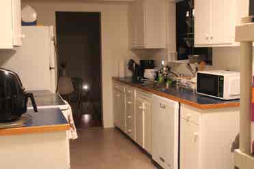 Unfurnished Room for Rent- Bellevue