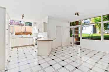 Lovely 3 bedrooms, 2 bathroom house