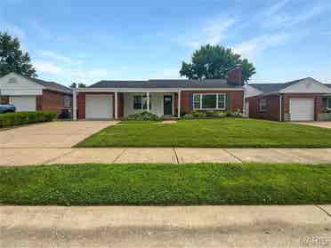 2 bedroom house available for rent
