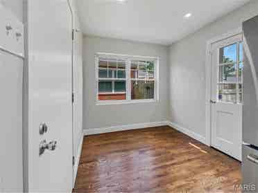 2 bedroom house available for rent