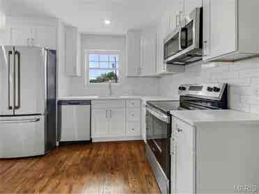 2 bedroom house available for rent