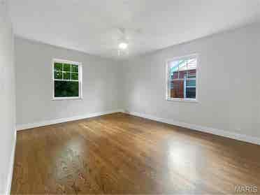 2 bedroom house available for rent