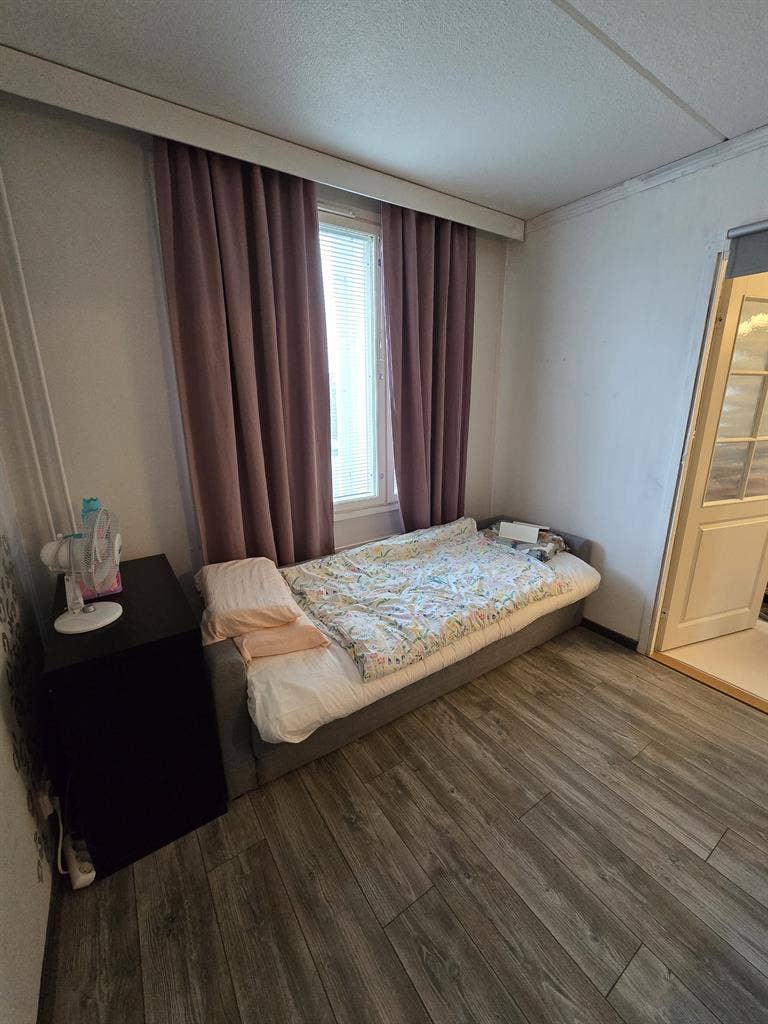 FEMALE roommate only