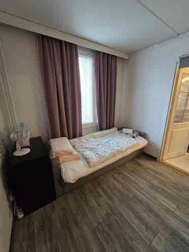 FEMALE roommate only