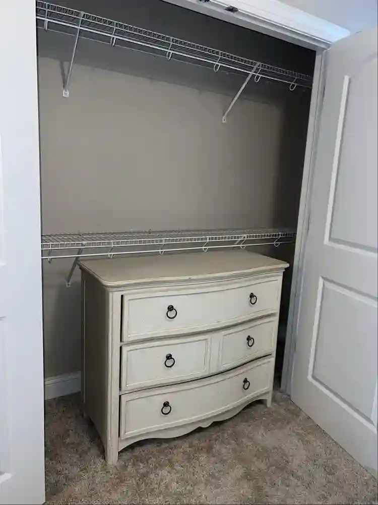 Red Knot - Utilities Included